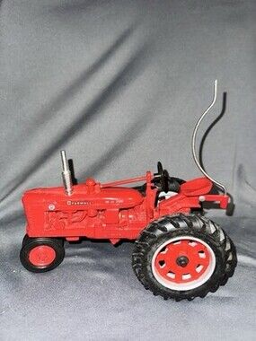 1998 SpecCast Farmall H Tractor 1:16 WWKI We Care Ltd Edition 38/2500 IH